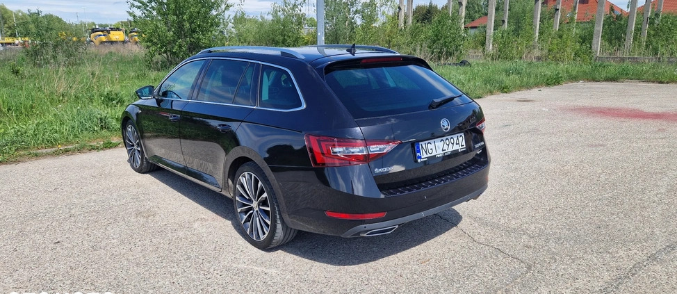 Skoda Superb cena 79950 przebieg: 258500, rok produkcji 2017 z Giżycko małe 79